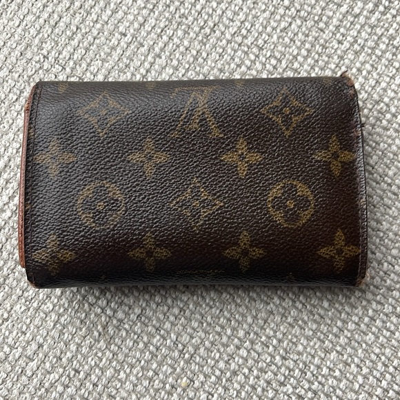 Authentic Louis Vuitton Tresor Wallet - Picture 2 of 12